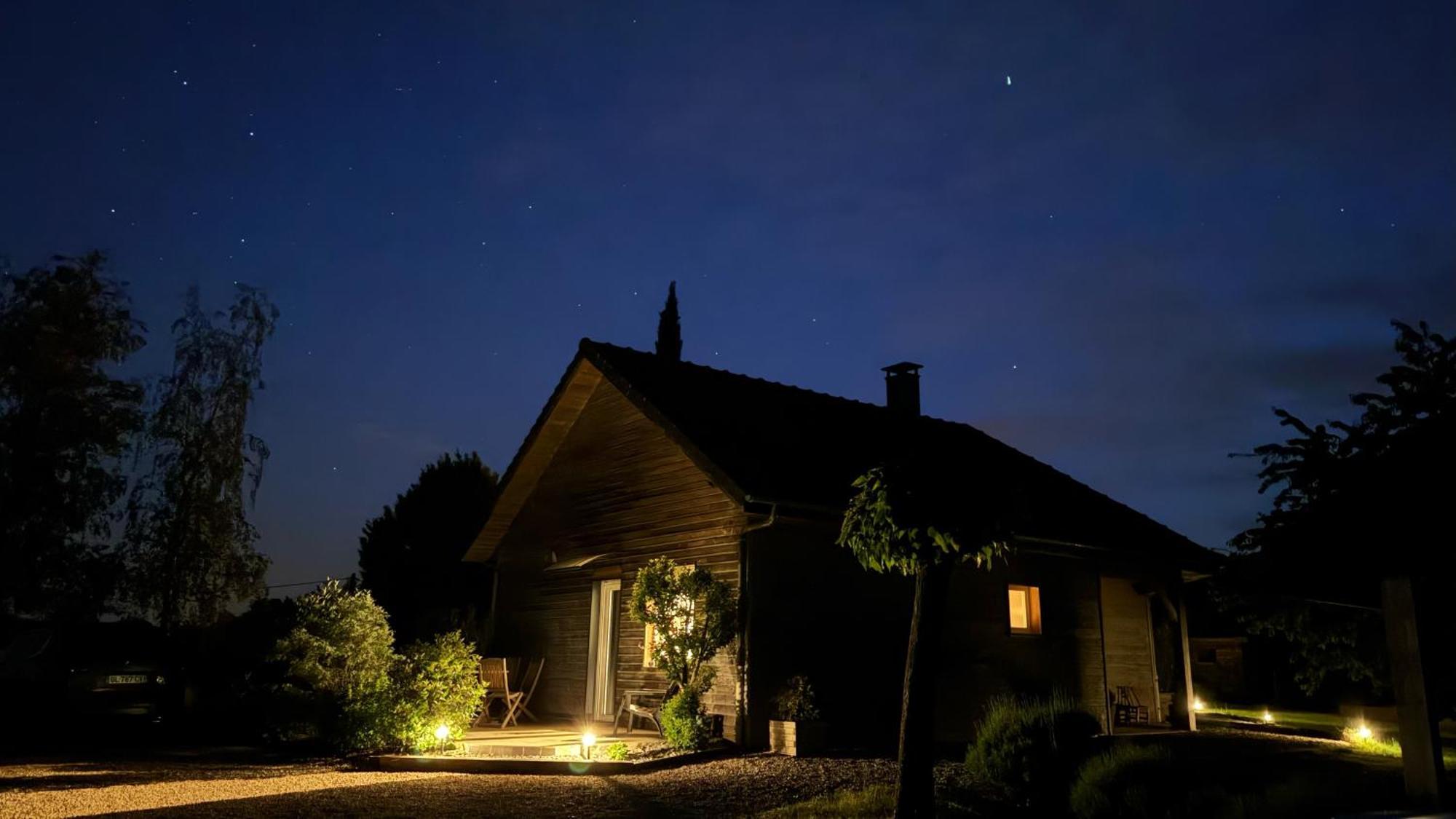 Gite De La Tuillere, Maison Contemporaine En Bois Avec Vue Et Piscine Saint-Aulaire ภายนอก รูปภาพ